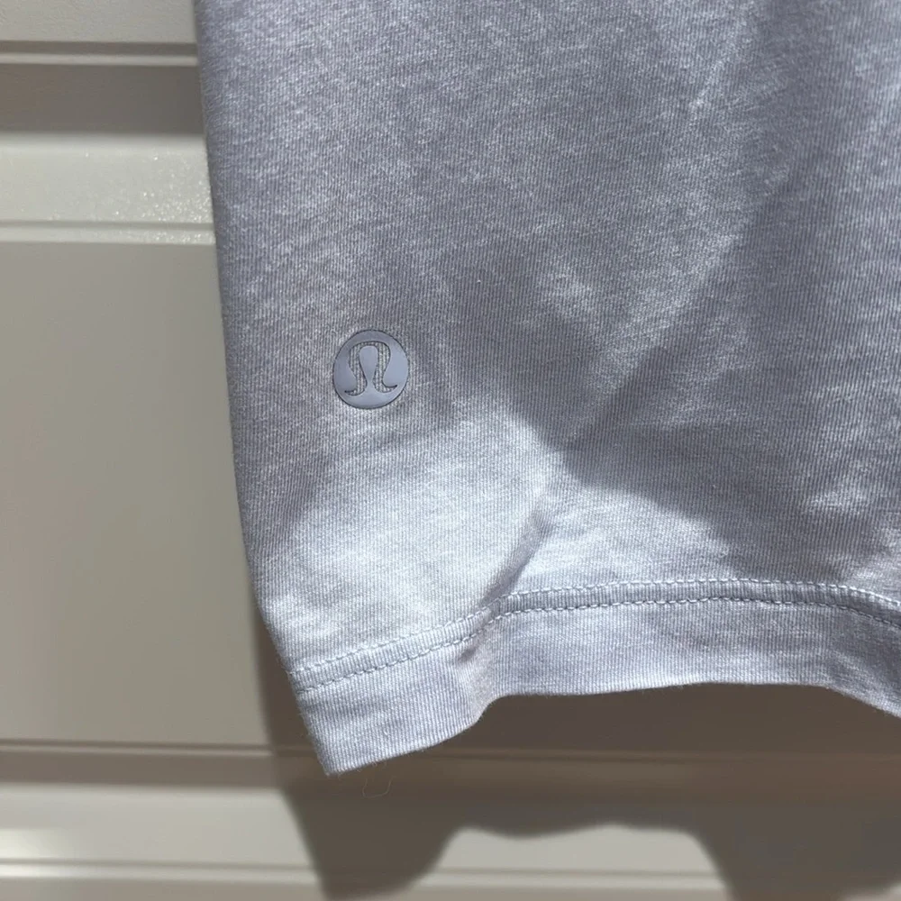 lululemon Crescent Tee, Periwinkle, Size 4 - Picture 4 of 4